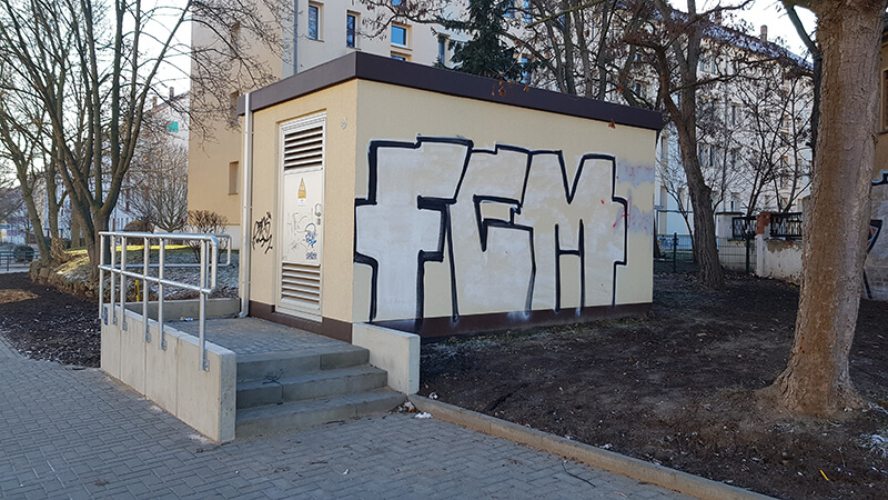 Trafostation mit Graffiti