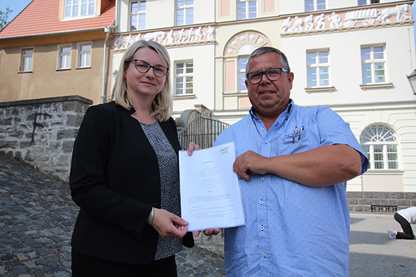 Ulrike Mathis und Michael Angermann enagieren sich gemeinsam für den Fußballsport in Bernburg