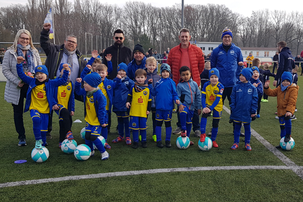 Langjährige Sponsoring-Partnerschaft: Stadtwerke Bernburg GmbH und die Bambinis des SC Bernburg e.V.